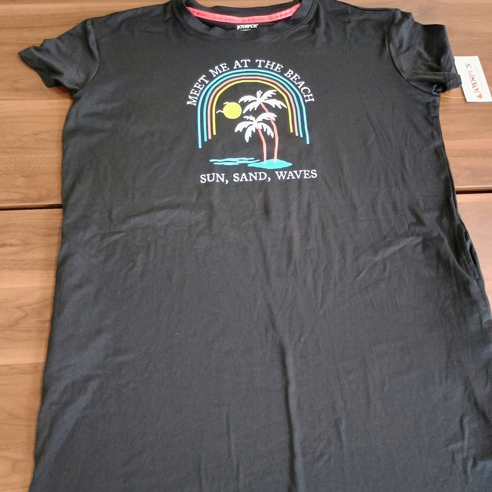 Black Beach Graphic Nightshirt